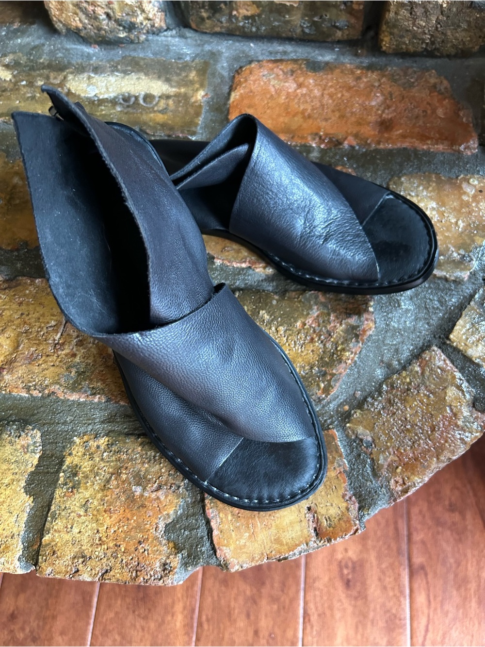 Born Sandals. - Picture 2 of 5
